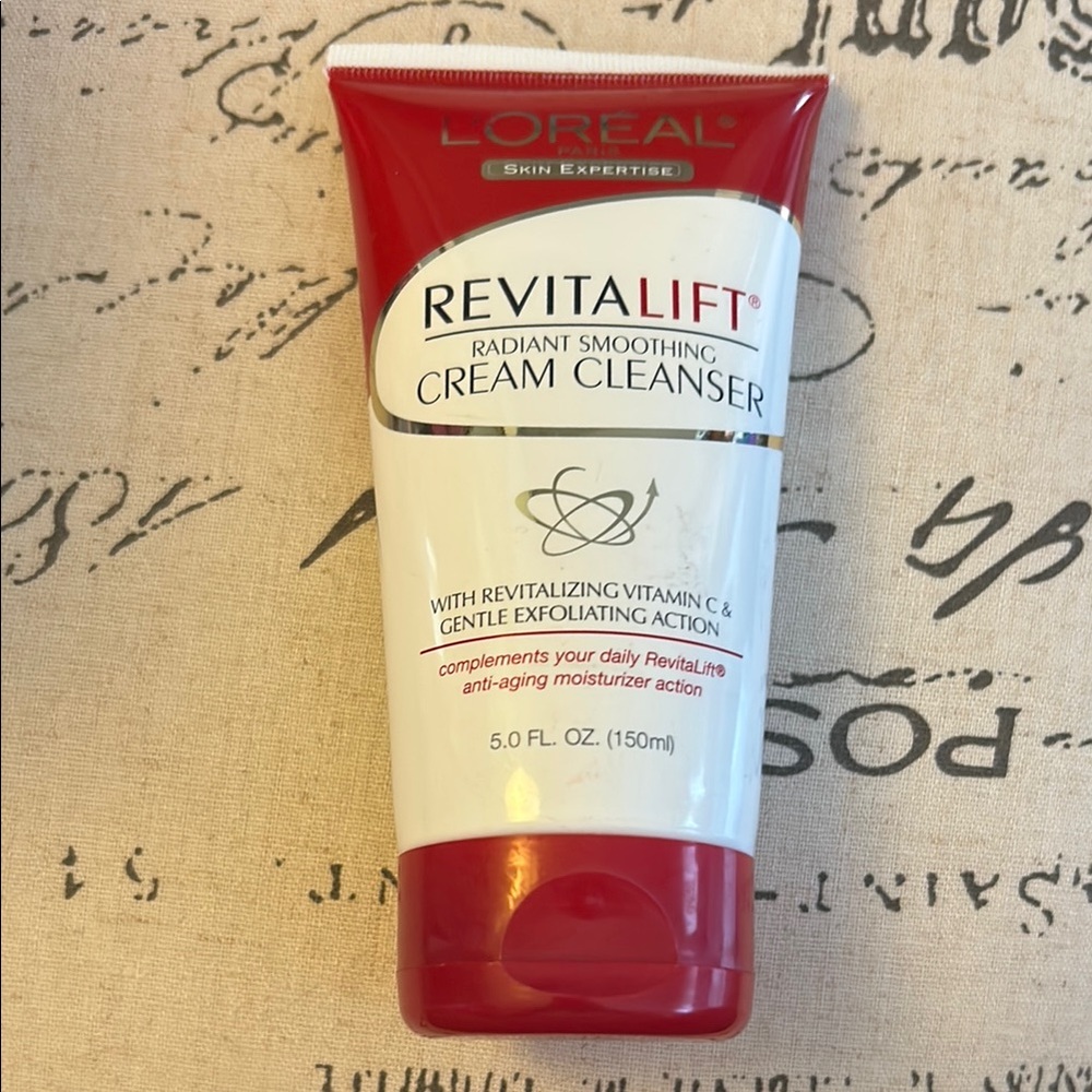 L'Oreal Revitalift Radiant Smoothing Cream Cleanser NEW UNOPENED 🤍❤️